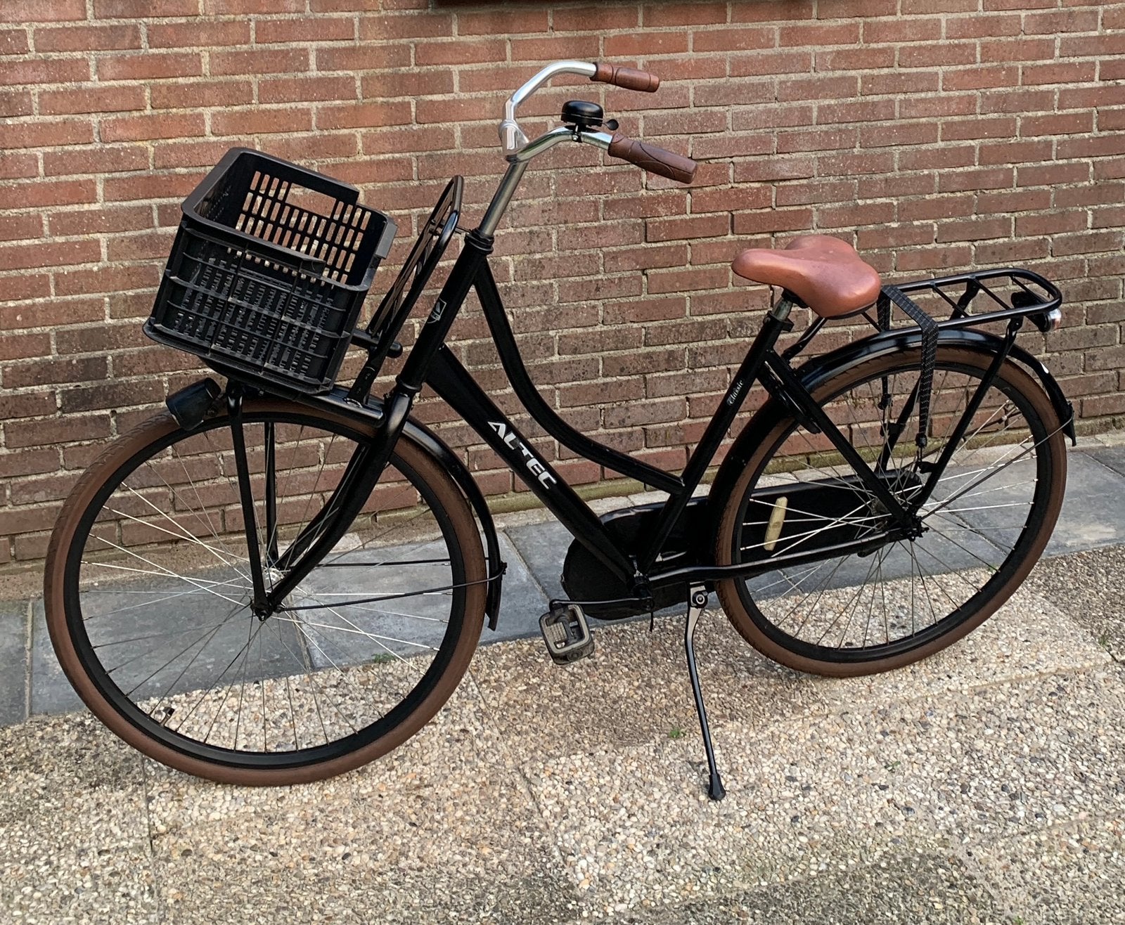 28 inch Meisjes Cargo/Transportfiets Altec fr 53 cm € 135,-, Fietsen en Brommers, Fietsen | Meisjes, Ophalen, Gebruikt, Terugtraprem