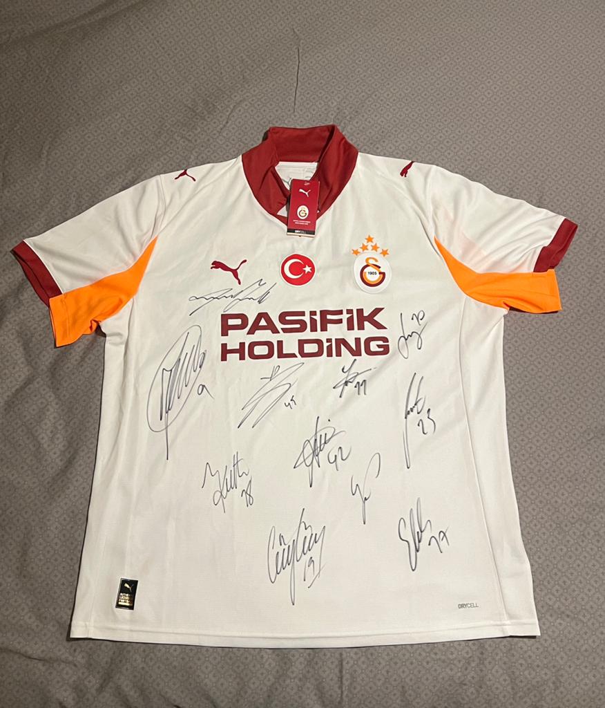 Galatasaray 2025/2026 Şampiyon Kadro İmzalı Orijinal Forma, Maat XL, Ophalen of Verzenden, Nieuw, Shirt