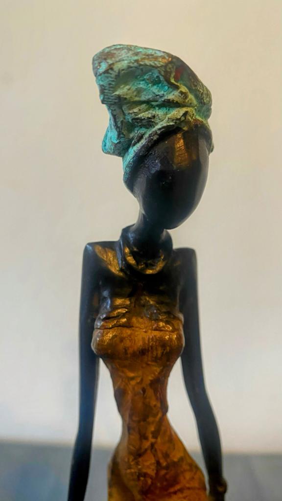 Bronzen beeldje uit Burkina Faso - Afrikaanse vrouw, Ophalen of Verzenden, 20 - 50 cm, Beeld, Vrouw