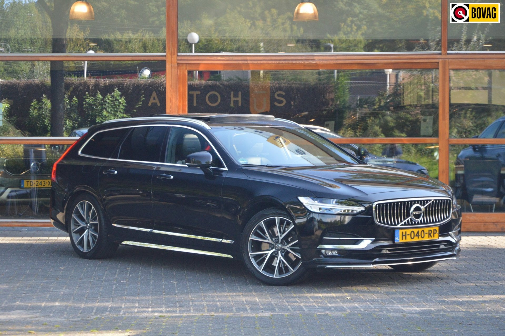 Volvo V90 T4 Inscription | Massage | Panorama dak | Standkac, Dealer onderhouden, 15 km/l, 4 cilinders, 1969 cc