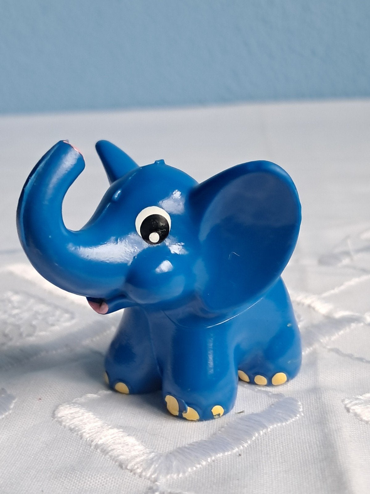 Blauwe Metzeler miniatuur olifant., Verzamelen, Speelgoed, Ophalen of Verzenden