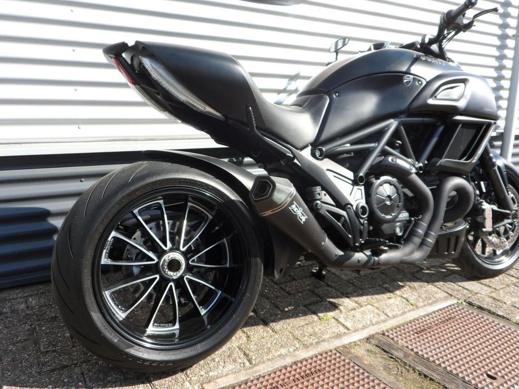 DUCATI DIAVEL CARBON - 2017, Motoren, 1198 cc, Bedrijf, Meer dan 35 kW, Naked bike