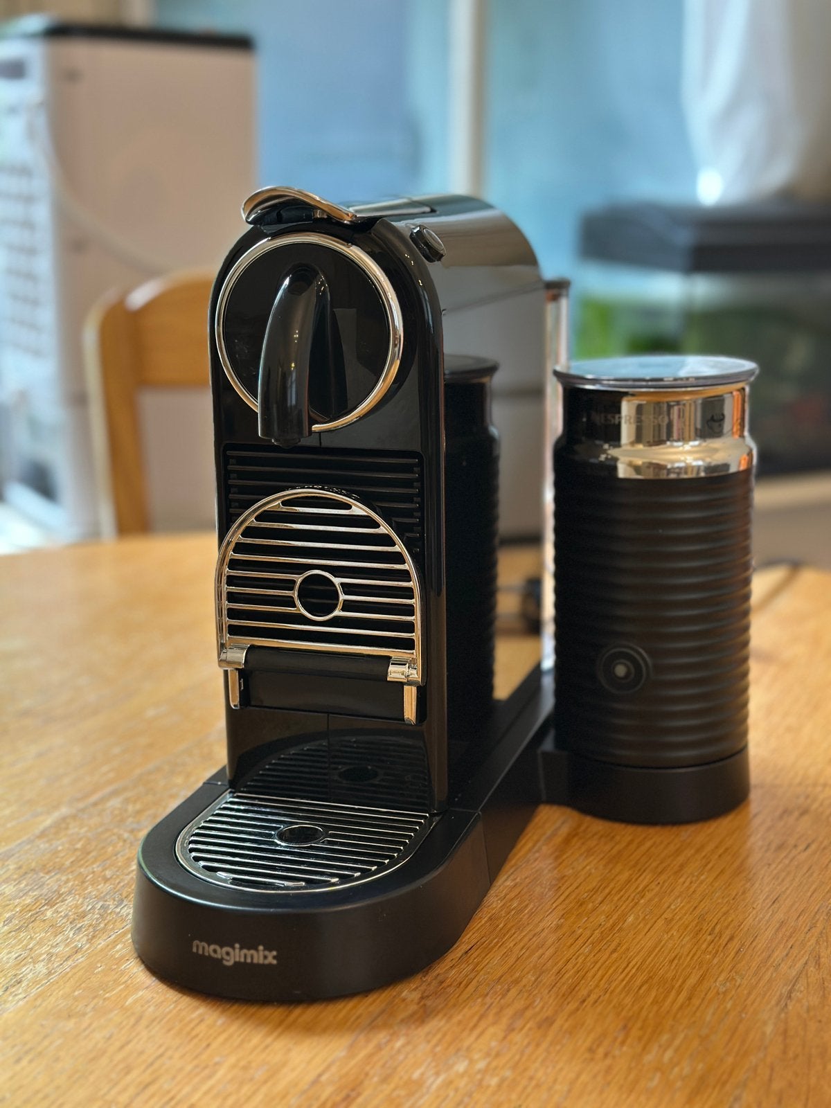 Koffiezetapparat-Nespresso-Magimix, Nespresso, Ophalen of Verzenden, Zo goed als nieuw, Capsulehouder