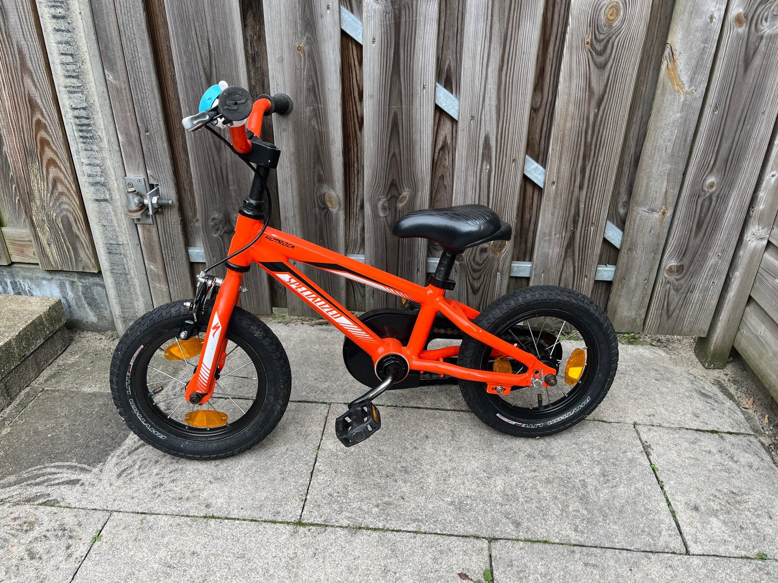 Specialized Hotrock 12 inch kinderfiets met zijwieltjes, Fietsen en Brommers, Ophalen, Gebruikt, Minder dan 16 inch, Zijwieltjes