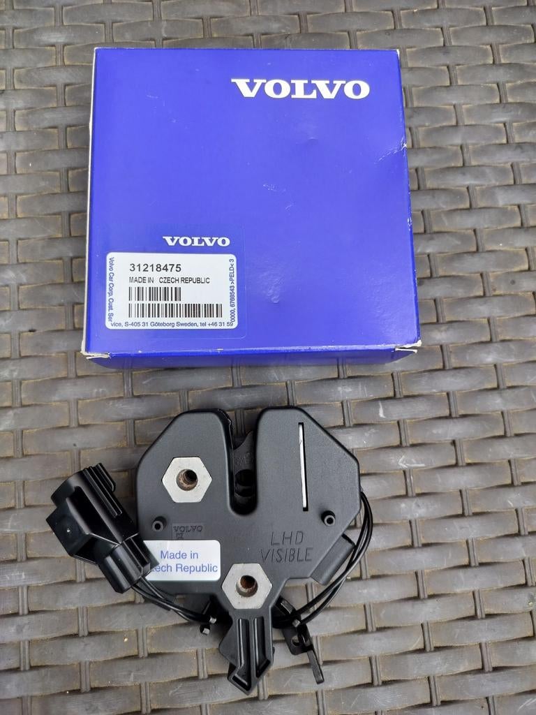 Volvo motorkap slotvanger links met alarmsensor, Voor, Nieuw, Ophalen of Verzenden, Volvo