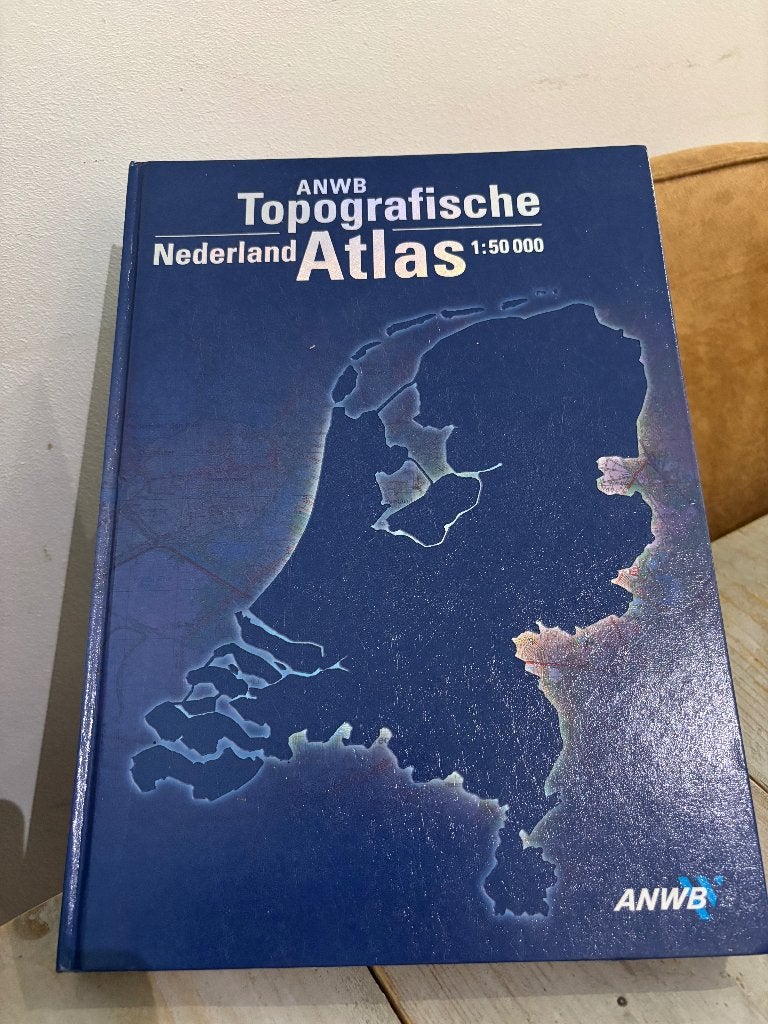 Topografische Atlas Nederland van ANWB (2002), Boeken, Overige atlassen, 2000 tot heden, Ophalen of Verzenden, Zo goed als nieuw