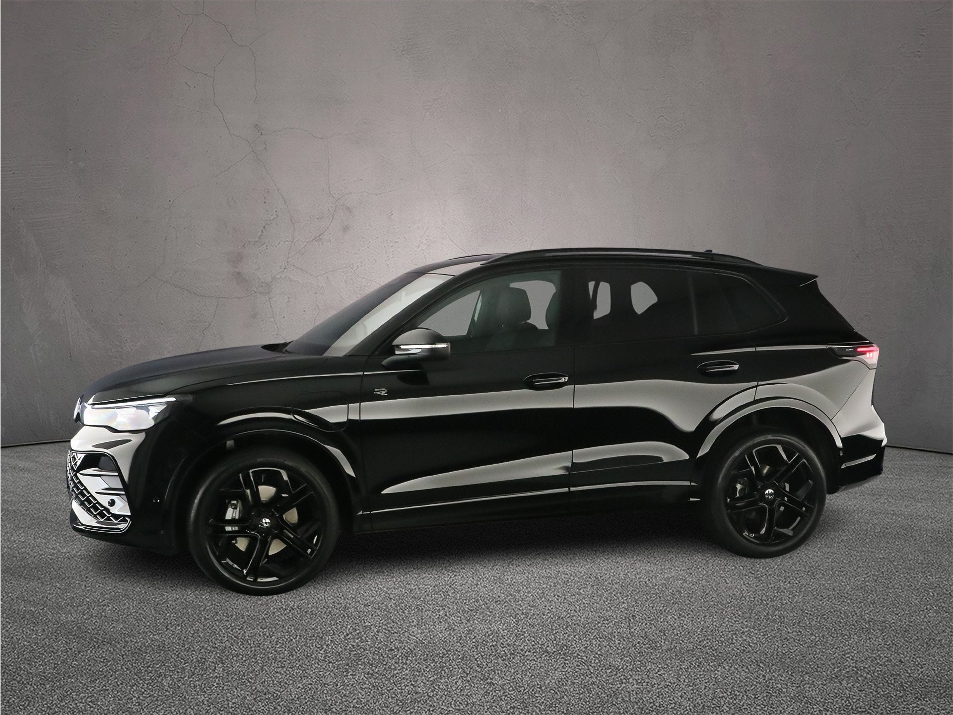 Volkswagen Tiguan, Auto's, 1800 kg, Euro 6, 135 min, Zwart