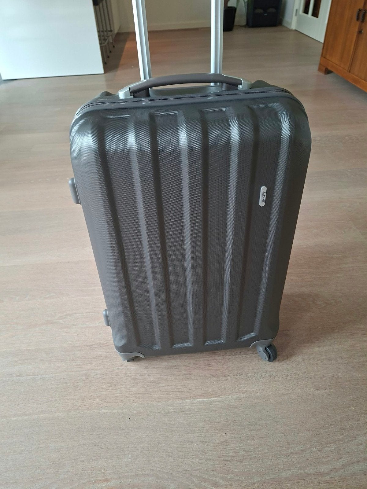 Mooie grijze koffer, zo goed als nieuw, Ophalen, 20 tot 30 cm, Zo goed als nieuw, 55 tot 75 cm