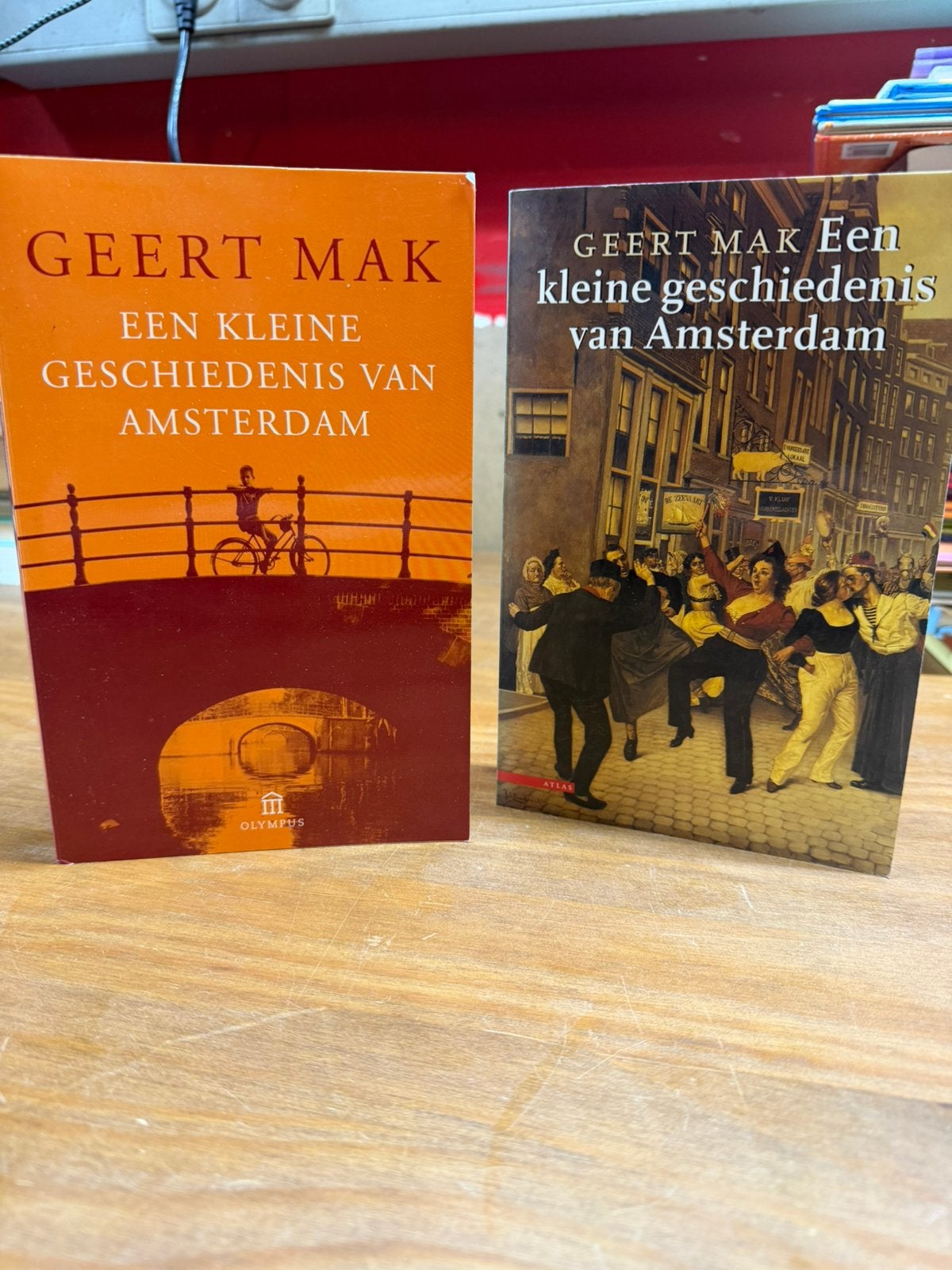 Geert Mak - Een kleine geschiedenis van Amsterdam (bundel), Zo goed als nieuw, Nederland, Geert Mak, Ophalen of Verzenden