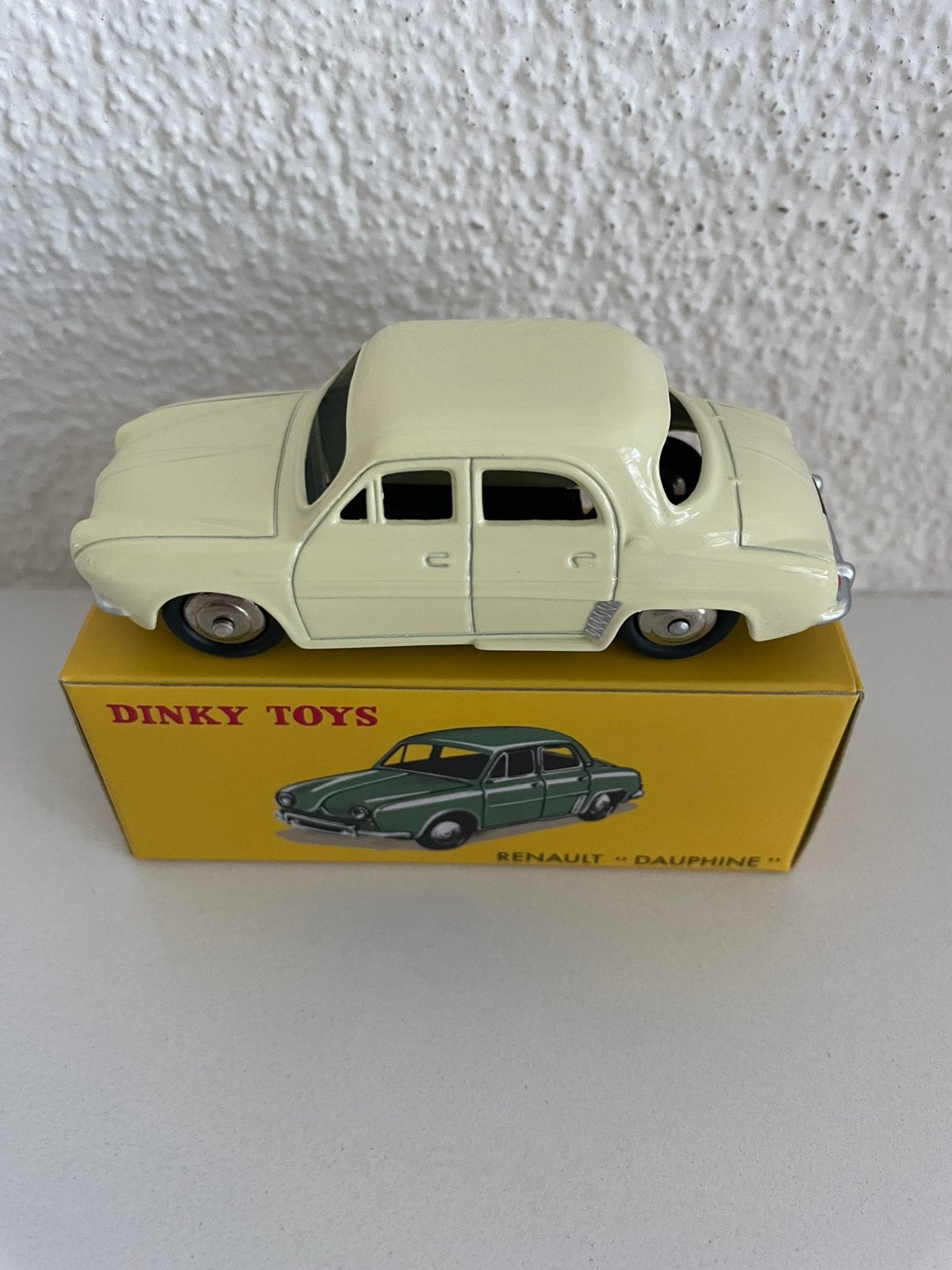 Dinky Toys 1:43 Renault Dauphine 24E (Atlas), Ophalen of Verzenden, Nieuw, Auto, Dinky Toys
