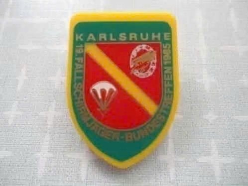 Kunststof badge, 19e Fallschirmjager-Bundestreffen 1985, Verzamelen, Verzenden, Luchtmacht, Duitsland, Embleem of Badge