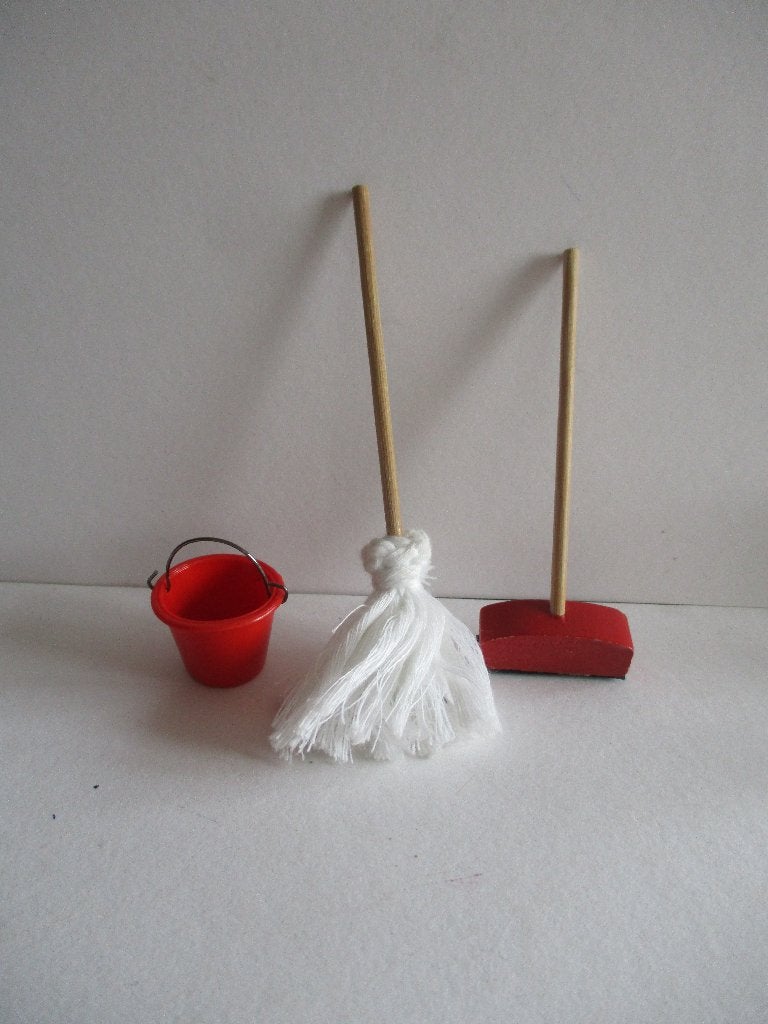 poppenhuis schoonmaak set emmer is van plastic, Ophalen of Verzenden, Zo goed als nieuw, Decoratie