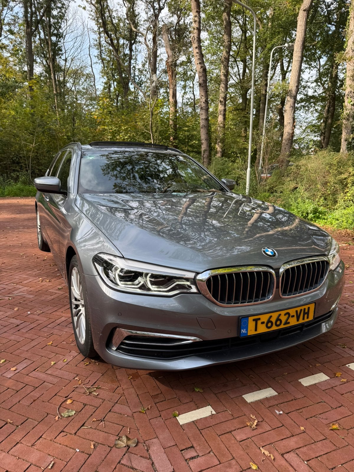 BMW 530i High Ex | Panorama | Head-Up | B&W | Winterset, 1998 cc, Achterwielaandrijving, Zwart, 4 cilinders
