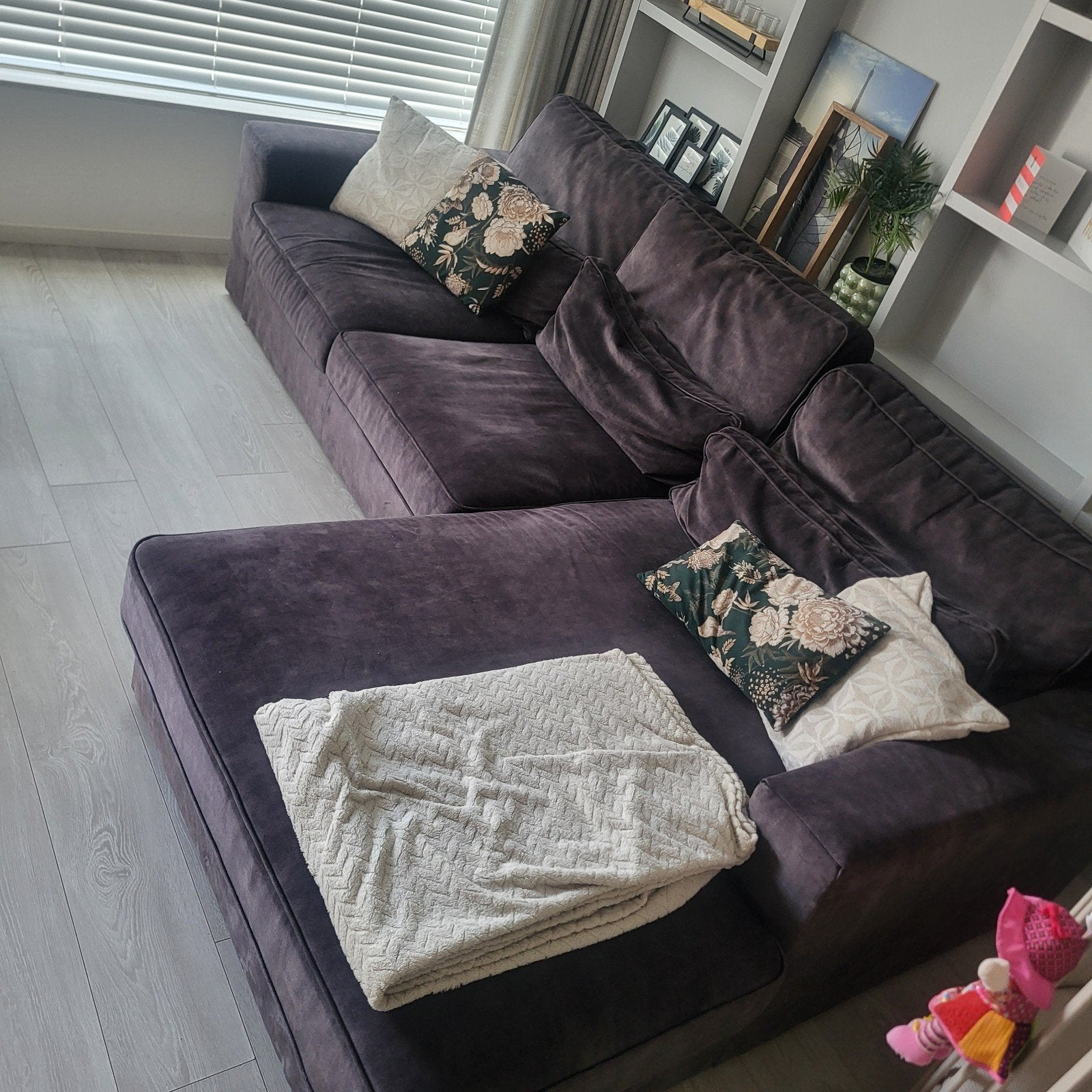Comfortabele Hoekbank - Donkergrijs/Paars, Huis en Inrichting, Banken | Bankstellen, Ophalen, 250 tot 300 cm, Gebruikt, Modern en comfortabel