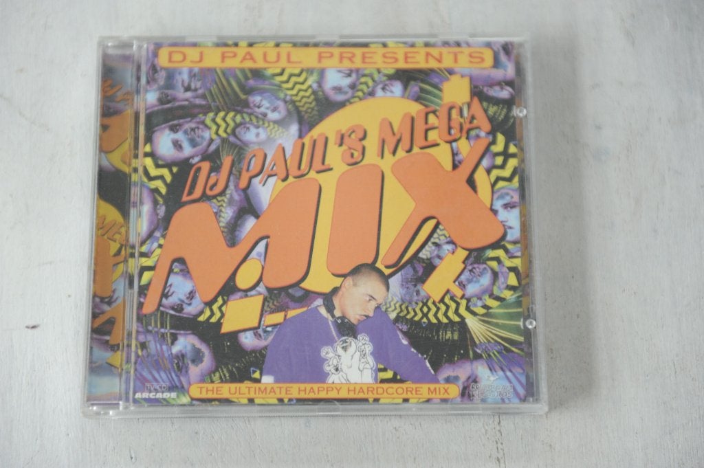 DJ Paul presents DJ Paul Mega Mix the ultimate Happy Hardcor, Hardcore, Verzenden, Inclusief doosje, Zo goed als nieuw