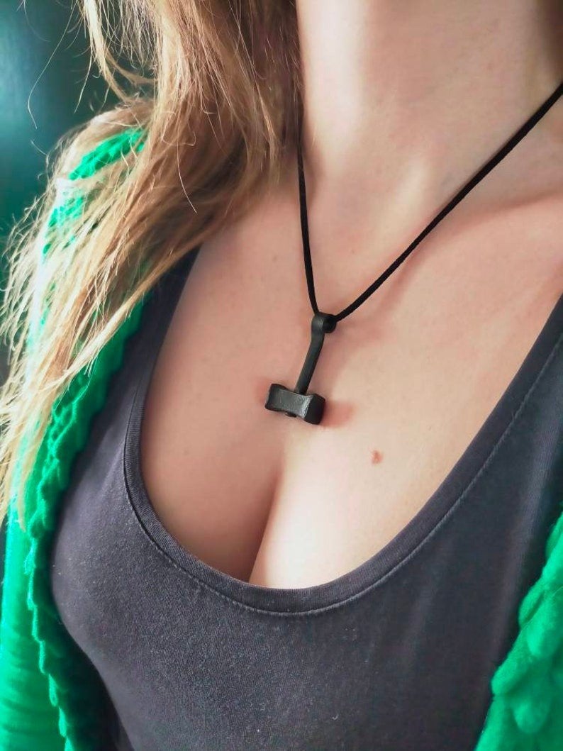 Handgesmede Mjolnir Hanger - Thor's Hamer, Zwart, Nieuw, Ophalen of Verzenden, Overige materialen