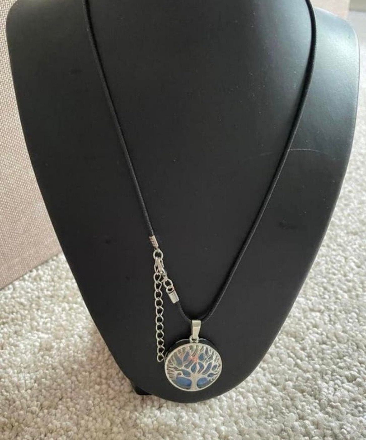 Halsketting met Levensboom hanger, Nieuw, Ophalen of Verzenden, Zilver, Overige materialen