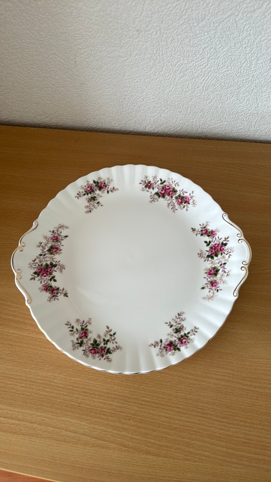 Schal( groote  boord) Royal Albert, Ophalen of Verzenden