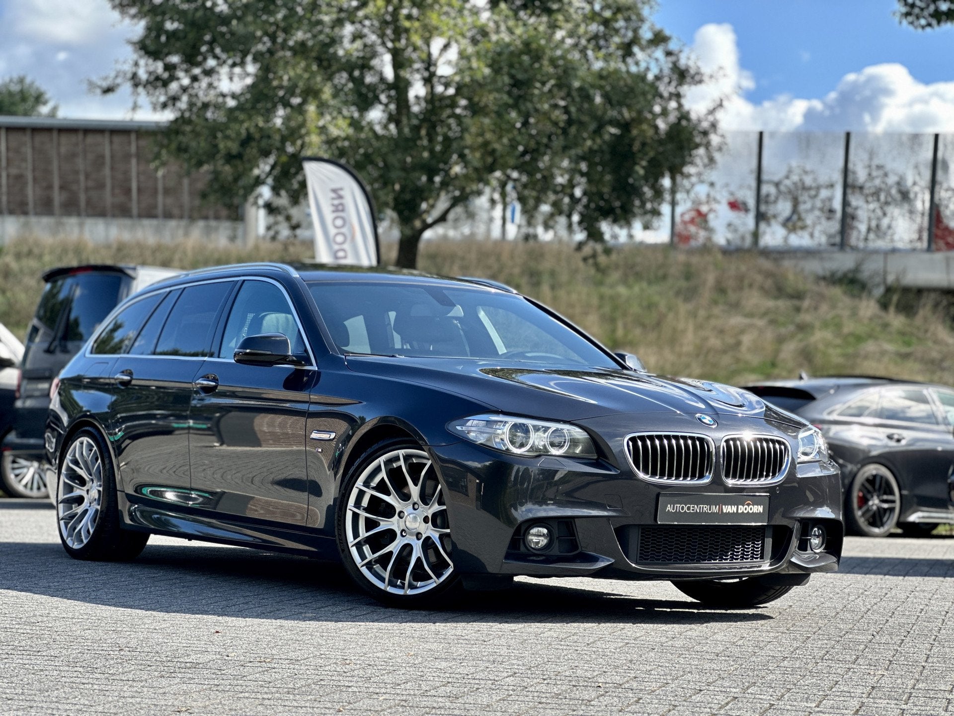 BMW 5 Serie Touring 520i High Executive | Automaat | M-pakke, Auto's, Automaat, Gebruikt, 4 cilinders, 2000 kg