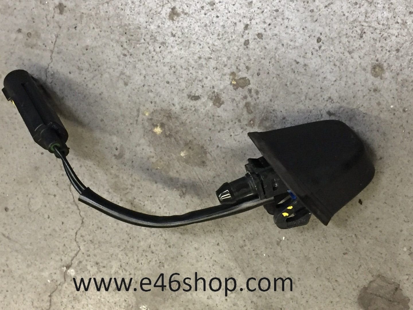 Ruitensproeiernozzle BMW E90 E91 op de motorkap, Gebruikt, -, -, Ophalen of Verzenden