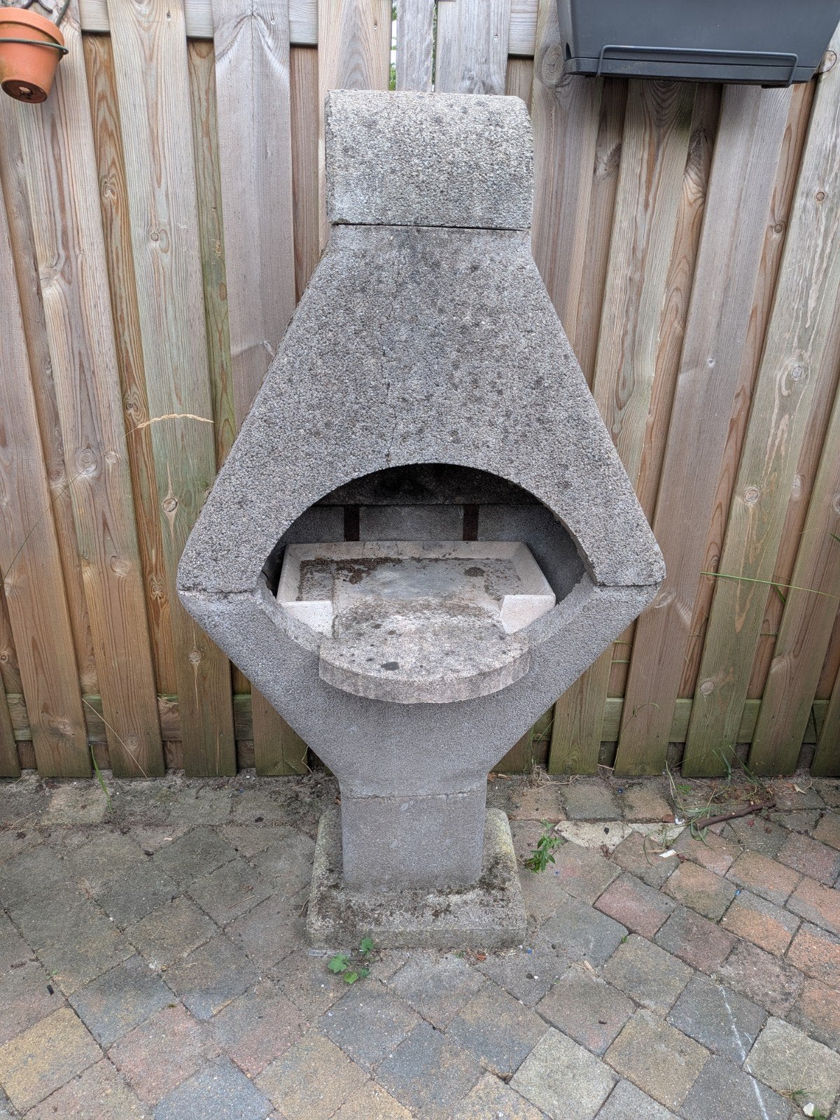 Robuuste betonnen tuinhaard/buitenhaard, Ophalen, Gebruikt