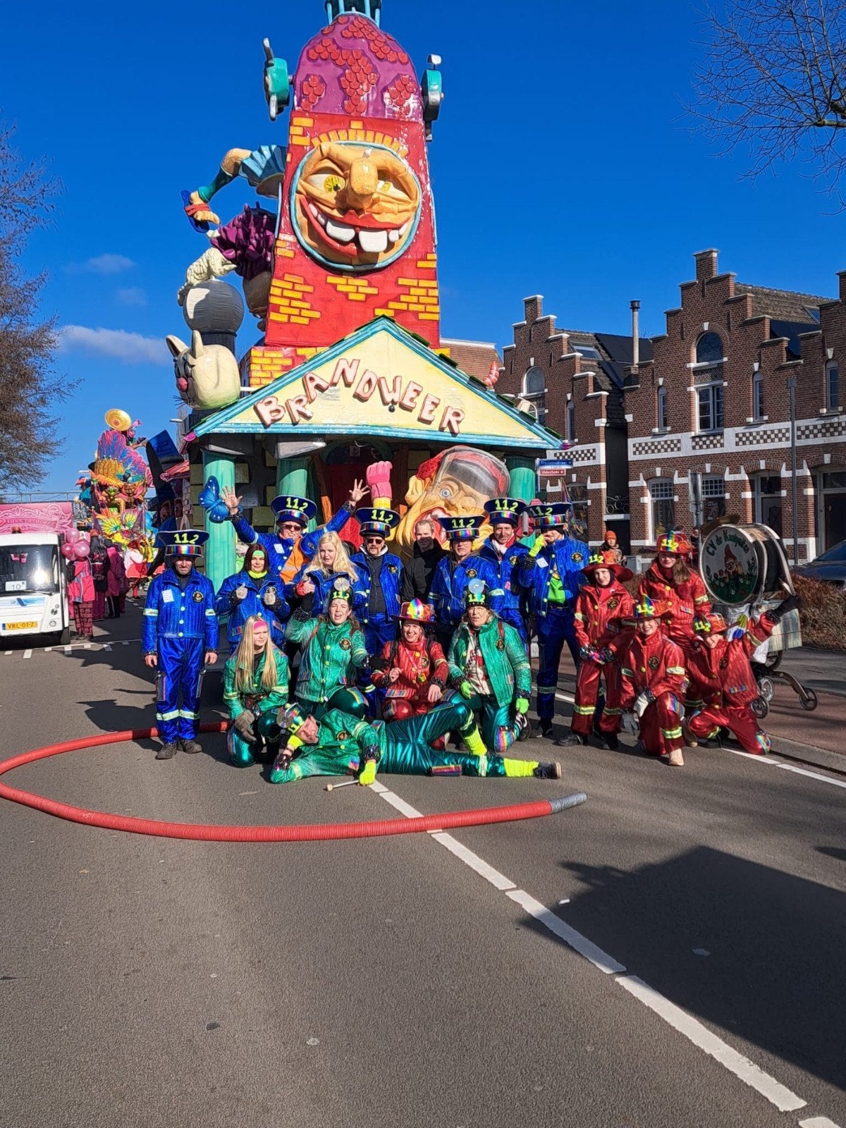 Gave hulpverleners pakken, Ophalen, Gedragen, Carnaval, Kleding