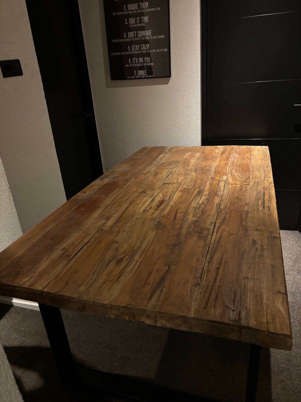 Houten tafel met zwart gepoedercoat stalen frame, Huis en Inrichting, Gebruikt, 100 tot 150 cm, Ophalen of Verzenden, Vijf personen of meer
