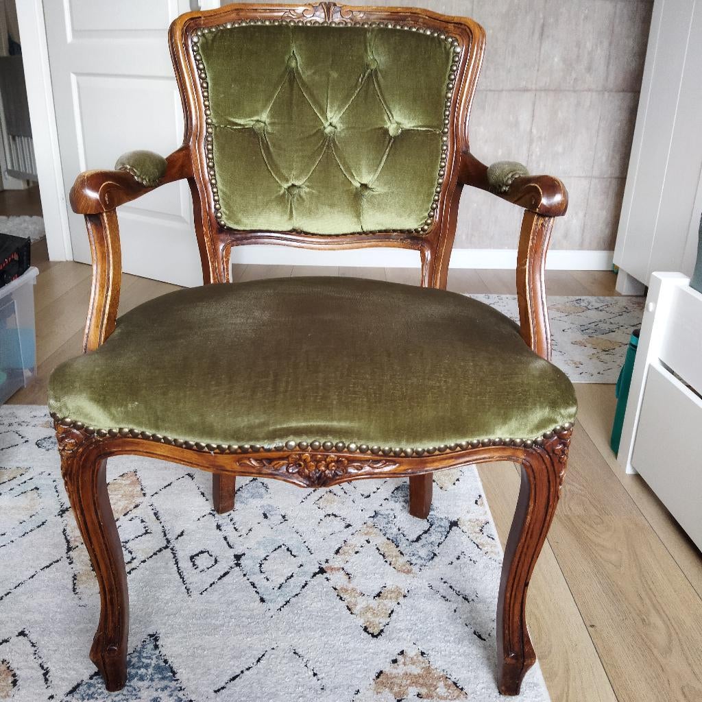 Klassieke Louis XV Fauteuil, Groen Velours, Karaktervol Hout, Antiek en Kunst, Antiek | Meubels | Stoelen en Banken, Ophalen