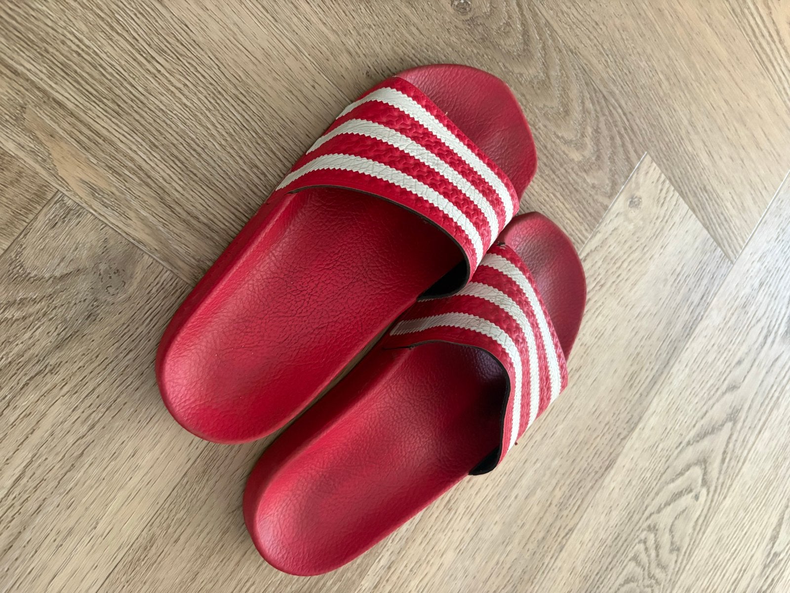 Adidas slippers en Crocs voor kinderen, Ophalen, Zo goed als nieuw, Meisje, Overige typen