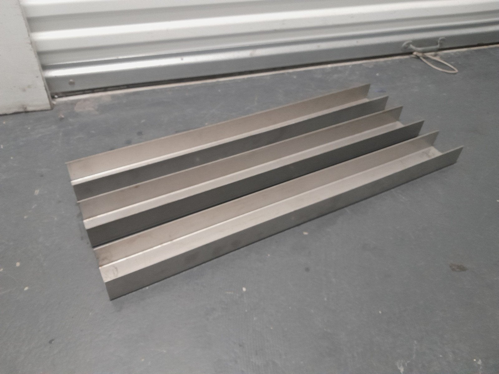 3 x RVS U-profiel 2 mm  83 cm l x 7 cm b x 5 cm h., Doe-het-zelf en Verbouw, Ophalen, Zo goed als nieuw, Overige metalen