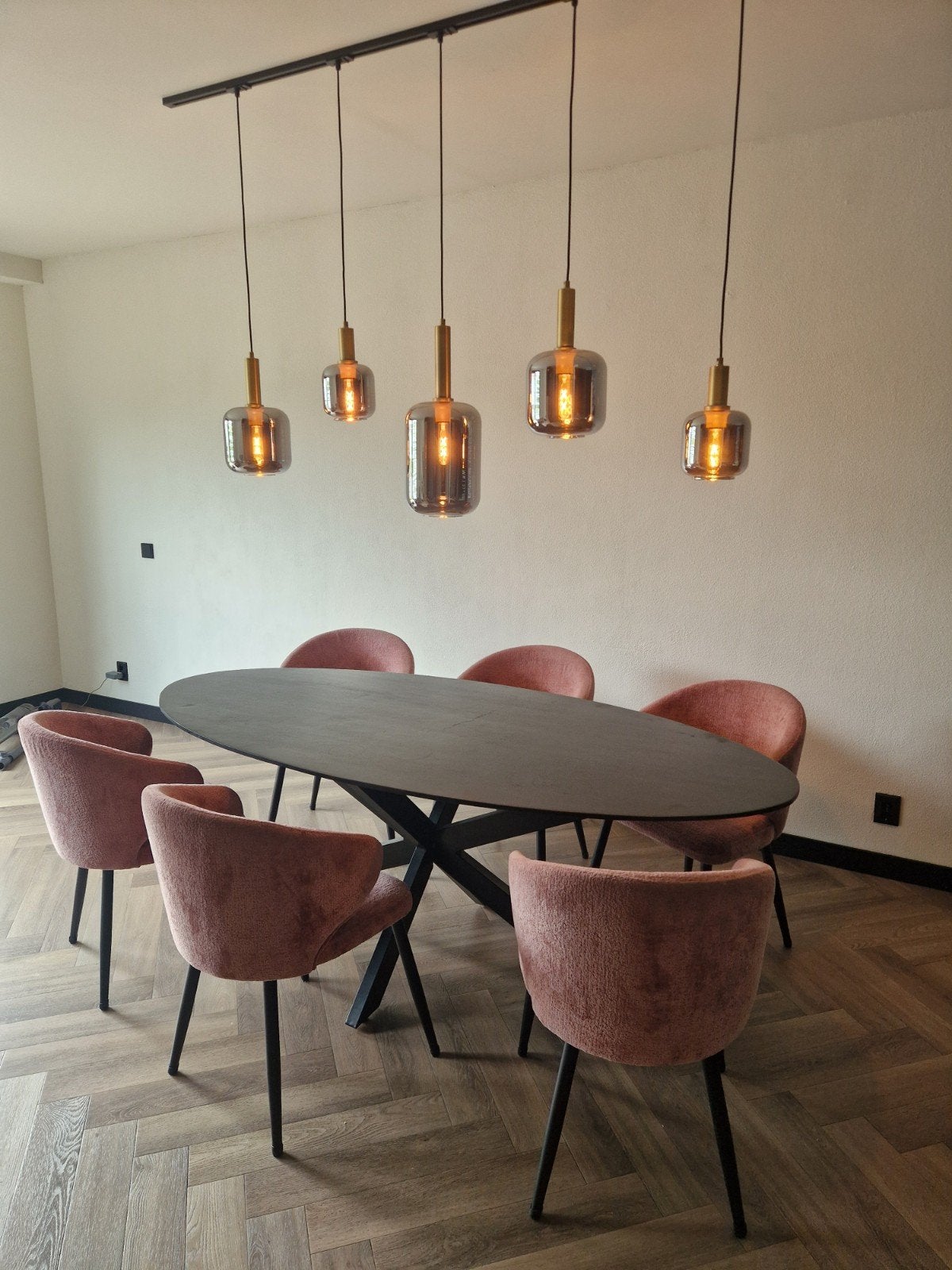 Ovale eettafel, zwart acaciahout, Huis en Inrichting, Tafels | Eettafels, Ophalen, 100 tot 150 cm, 200 cm of meer, Zo goed als nieuw