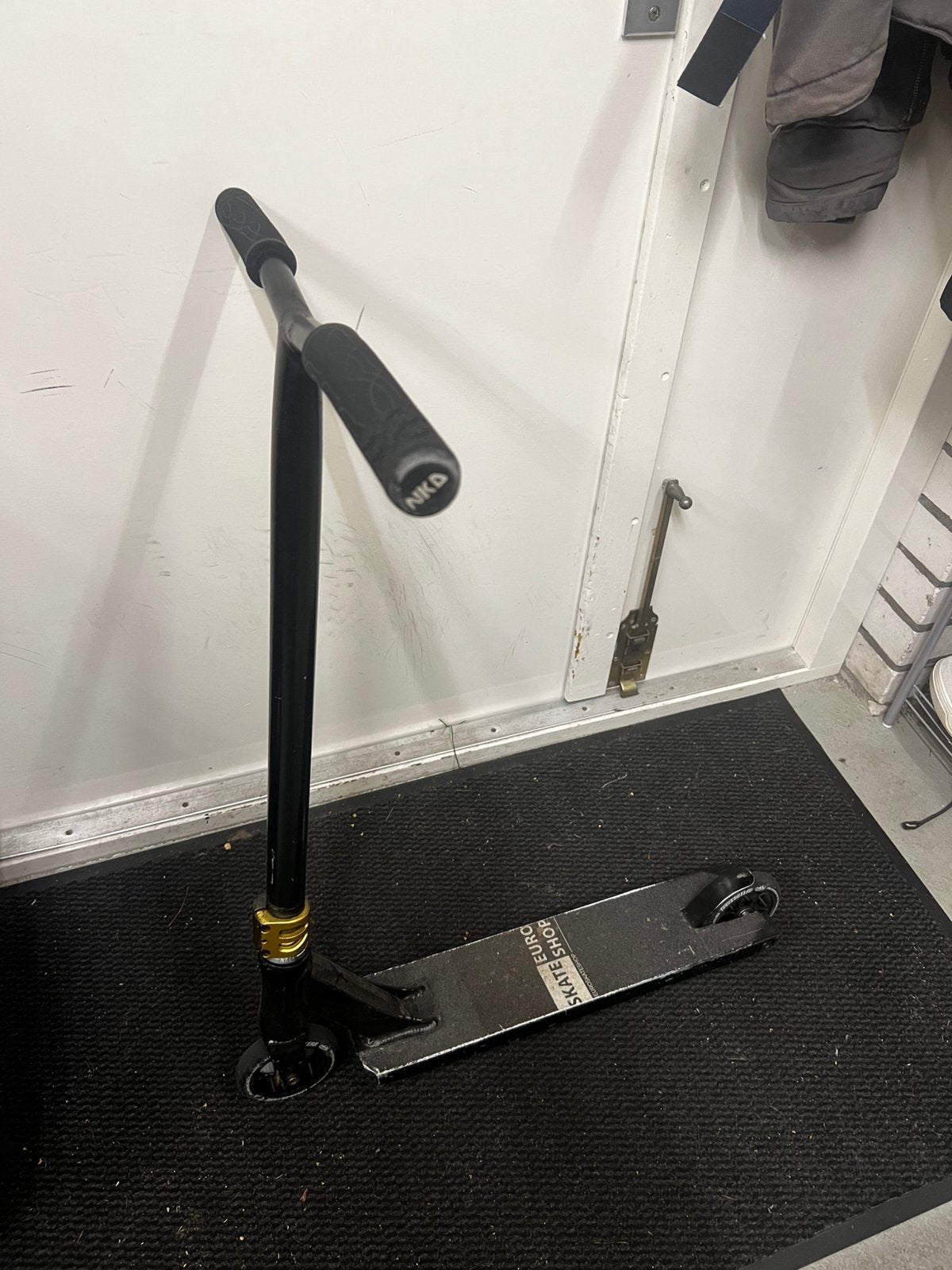 NKD stuntstep+ Helm, Ophalen of Verzenden, Zo goed als nieuw, Gewone step