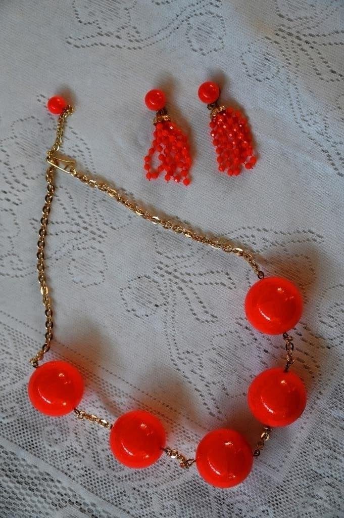 Vintage ketting met oorbellen oranje, Ophalen of Verzenden, Persoonlijke verzorging