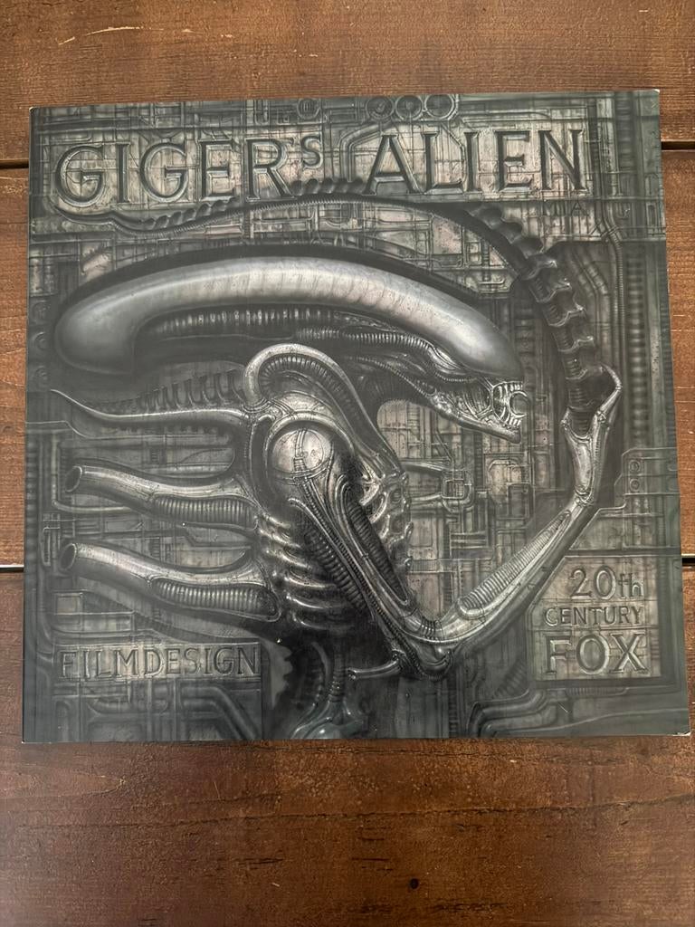 Giger’s Alien Filmdesign 1989, Ophalen of Verzenden, Gelezen