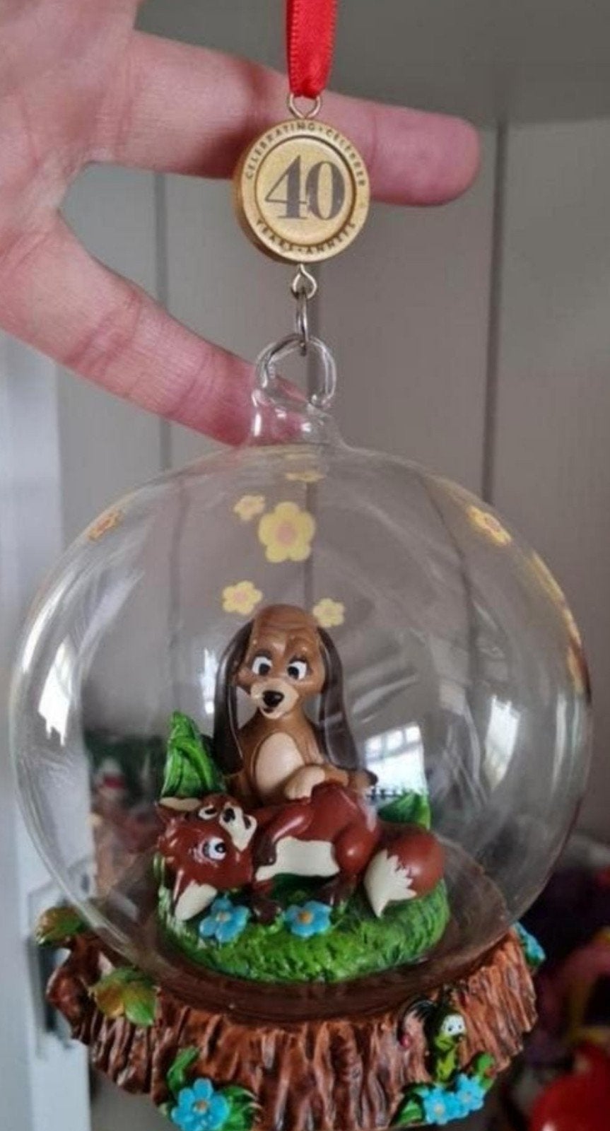 Disney ornament kerstbal 40th anniversary Frank en Frey, Ophalen of Verzenden, Overige figuren, Nieuw, Beeldje of Figuurtje
