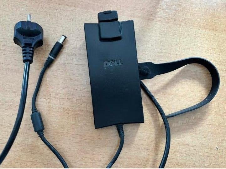 Adapter/oplader voor Dell laptop 90 watt, Computers en Software, Laptop-opladers, Ophalen of Verzenden, Gebruikt, Dell