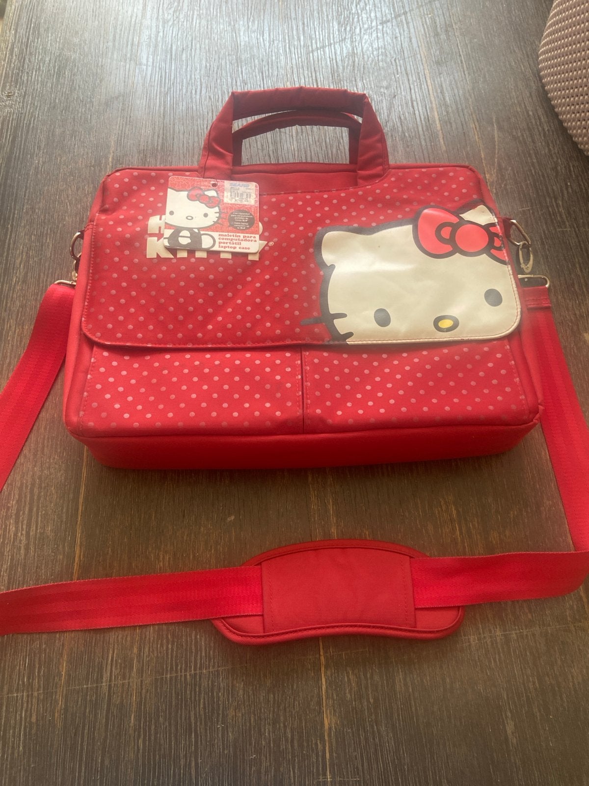 Hello Kitty Laptoptas Rood - 15.4 inch, Computers en Software, Gebruikt, Gevoerd laptopvak, 15 inch, Rood