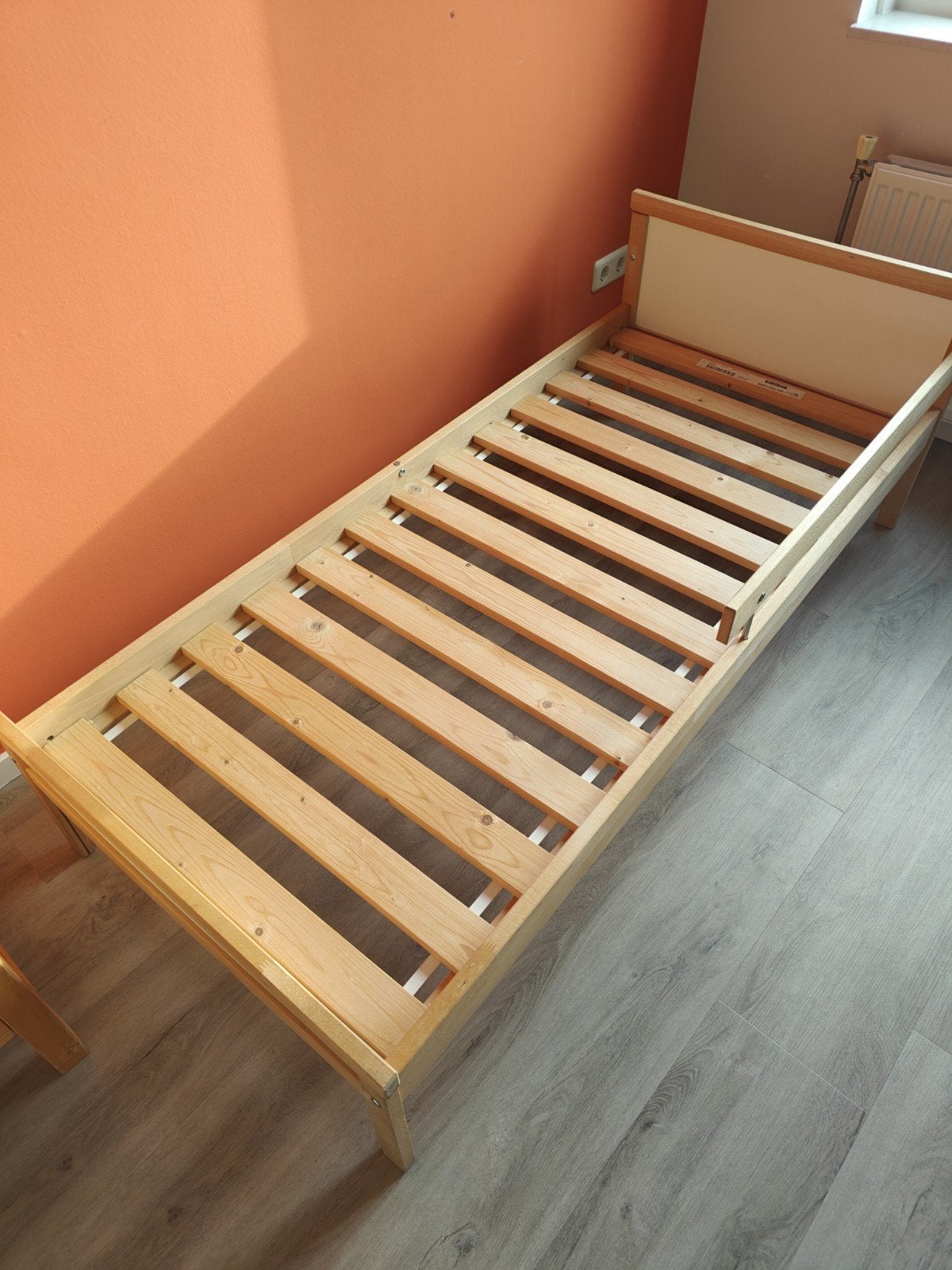 kinderbed#peuterbed met matras, Ophalen, Gebruikt, Modern, Scandinavisch, 190 cm of minder