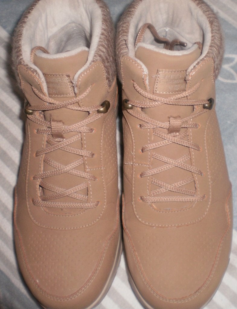 Stevige enkellaarsjes " Slip-Ins''  in lichtbeige kleur, Skechers, Beige, Ophalen of Verzenden, Sneakers of Gympen
