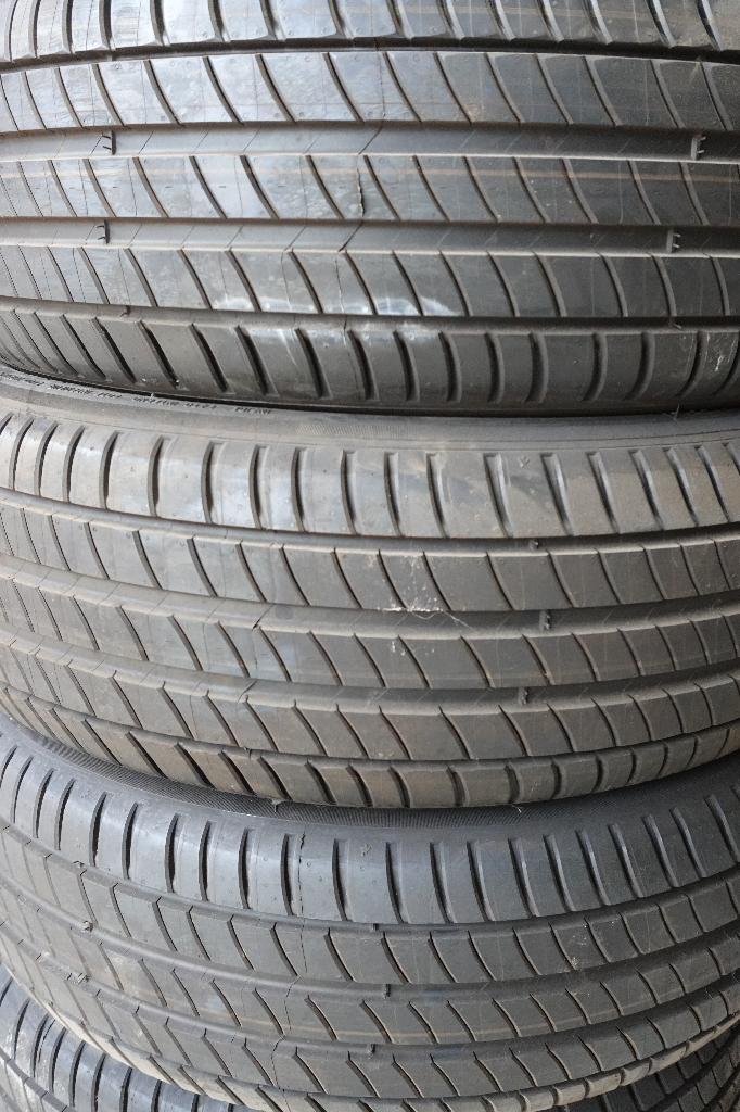 “215 65 16 Michelin. Demo.Puntjes zitten er nog op”, Auto-onderdelen, Banden en Velgen, Ophalen, 16 inch, Band(en), Personenwagen
