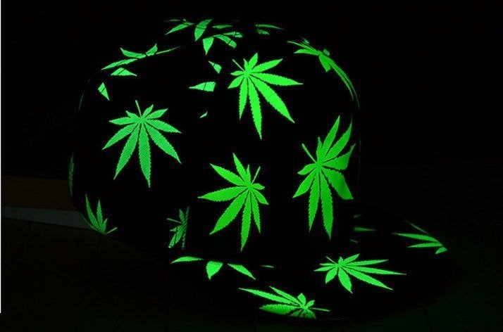 Wietblad Glow In The Dark Pet / Lichtgevende Hiphop, Verzenden, Nieuw, Pet