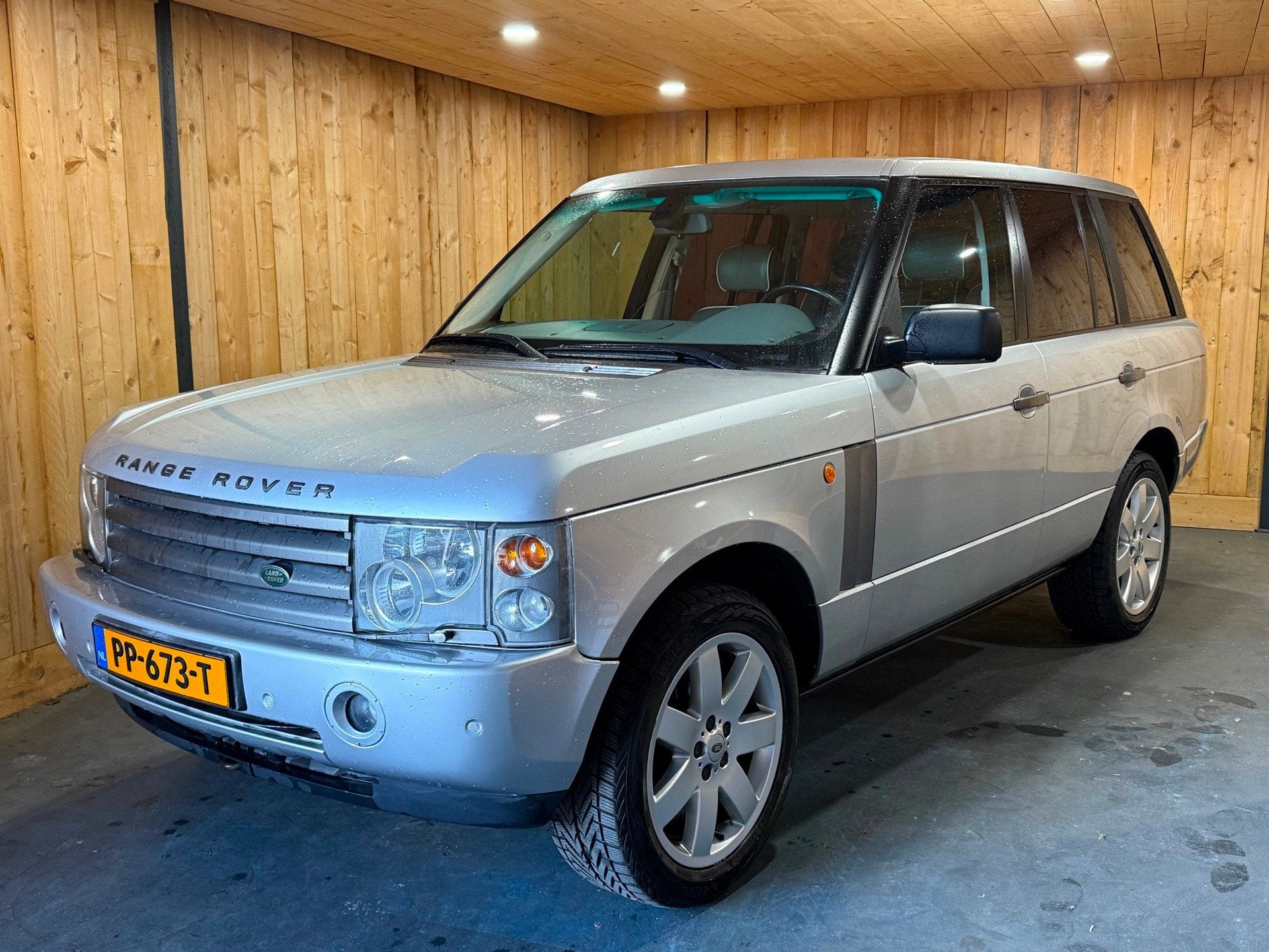 Land Rover Range Rover 4.4 V8 2002 Youngtimer Carplay Trekha, Auto's, Land Rover, Automaat, 8 cilinders, Bedrijf, Vierwielaandrijving