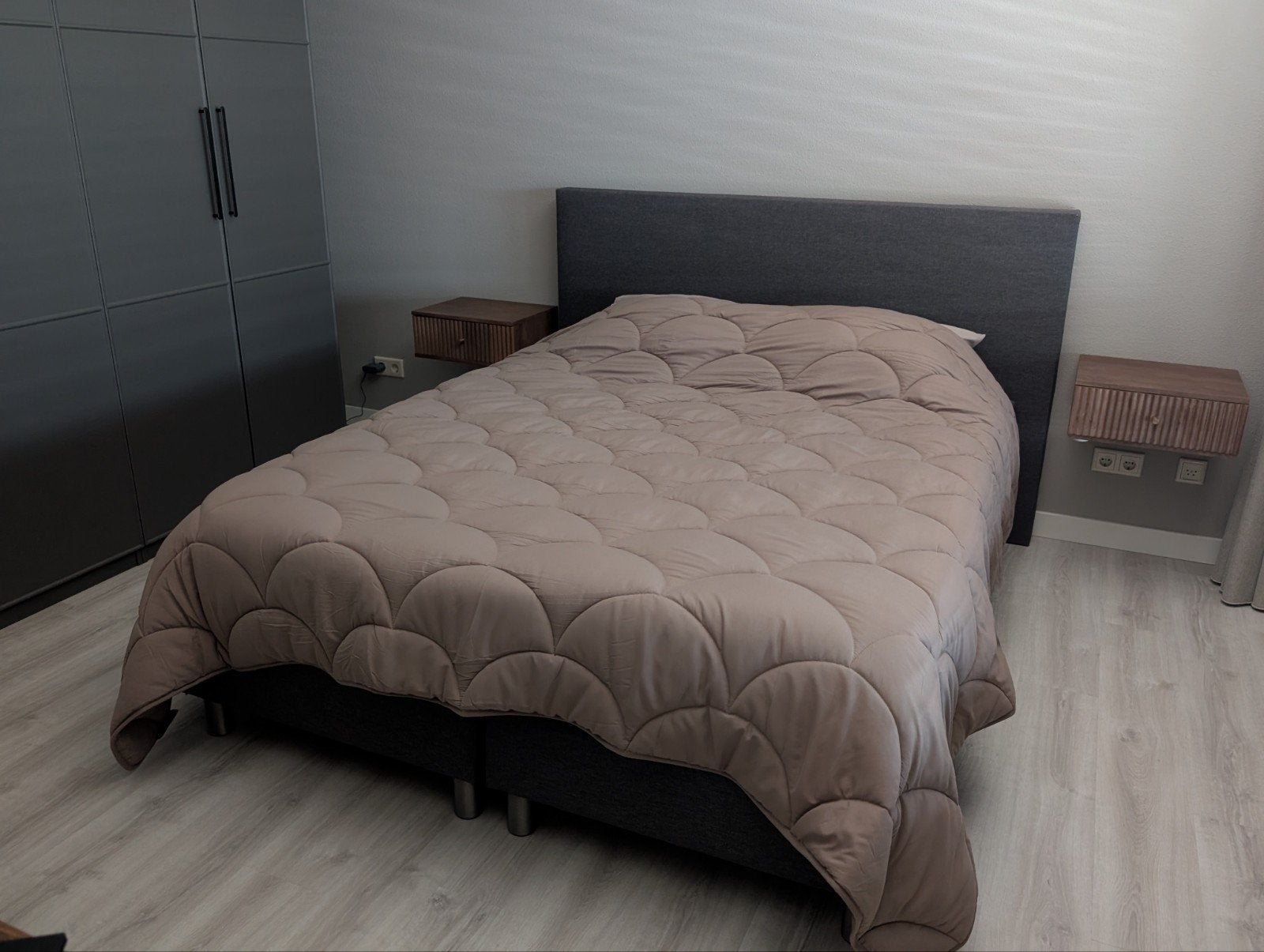 Boxspring Bed 2 persoons 160x200cm, Huis en Inrichting, Slaapkamer | Boxsprings, Ophalen, Tweepersoons, Zo goed als nieuw, 200 cm