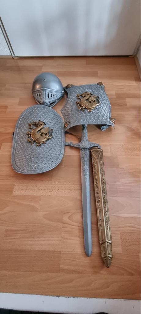 Ridder Speelset - Schild, Zwaard, Helm en Harnas, Ophalen of Verzenden, Gebruikt, Jongen of Meisje