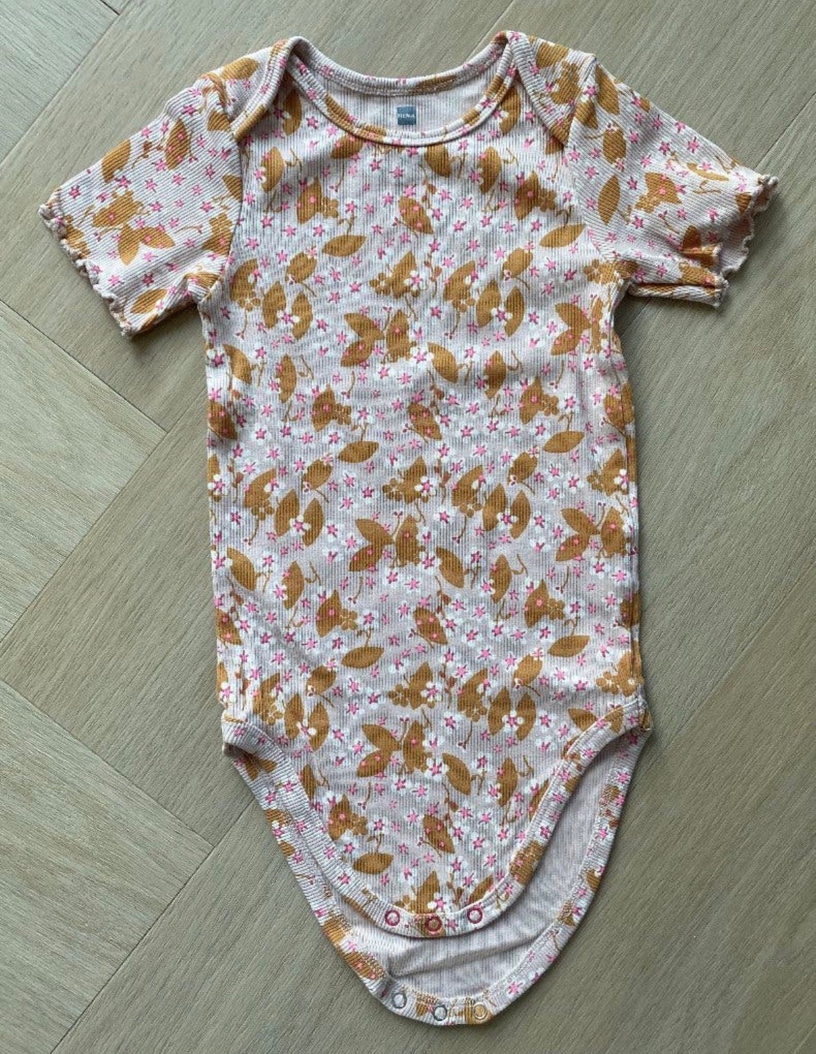 HEMA romper korte mouw maat 98/104 | kinderkleding meisje, Ophalen of Verzenden, Zo goed als nieuw, Meisje, Nacht- of Onderkleding