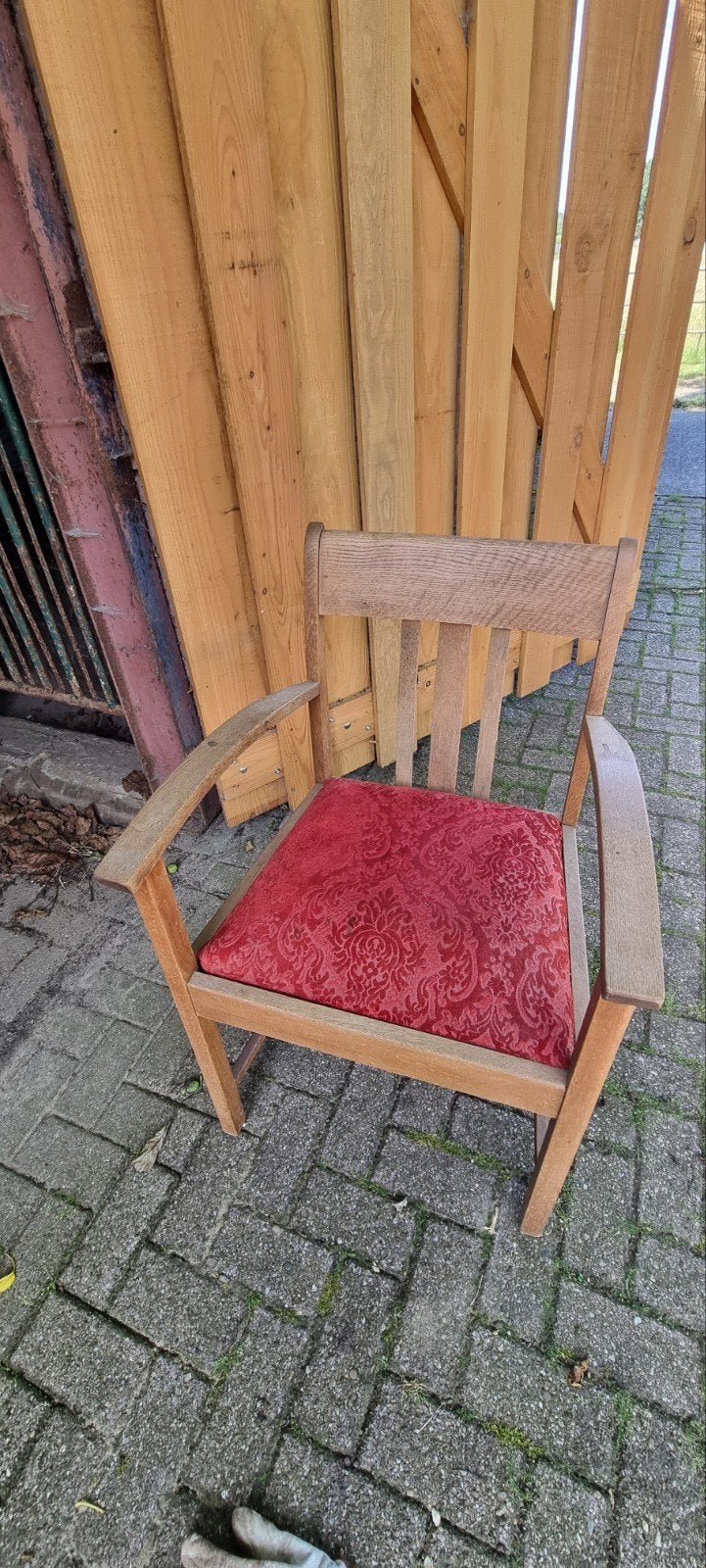 Vintage stoel uit grootmoederstijd, Ophalen, Gebruikt, Bruin, Eén