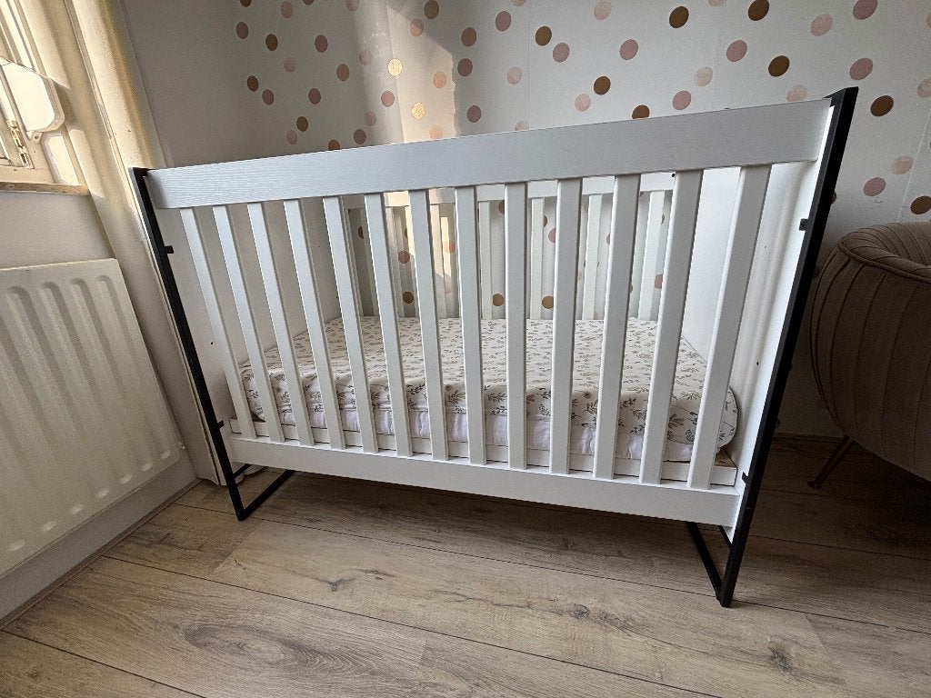 Babykamer (ledikant), Ophalen, Zo goed als nieuw, Ledikant
