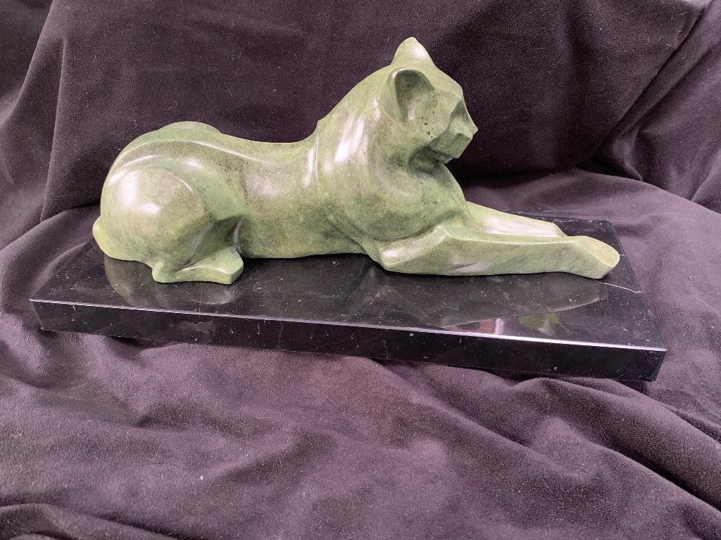 Liggende poes, art deco, groen gepatineerd, brons, Ophalen of Verzenden, Gemerkt, Brons, Beeld