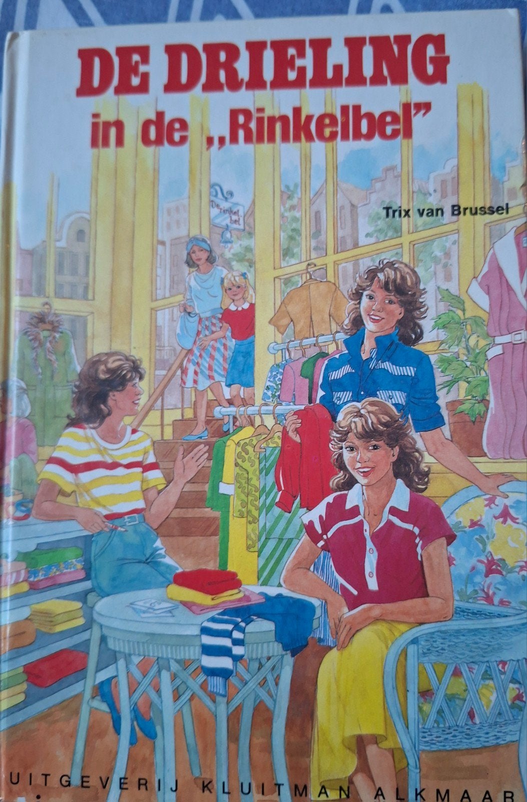 De Drieling in de "Rinkelbel" - Trix van Brussel, Ophalen of Verzenden, Zo goed als nieuw, Trix van Brussel, Fictie