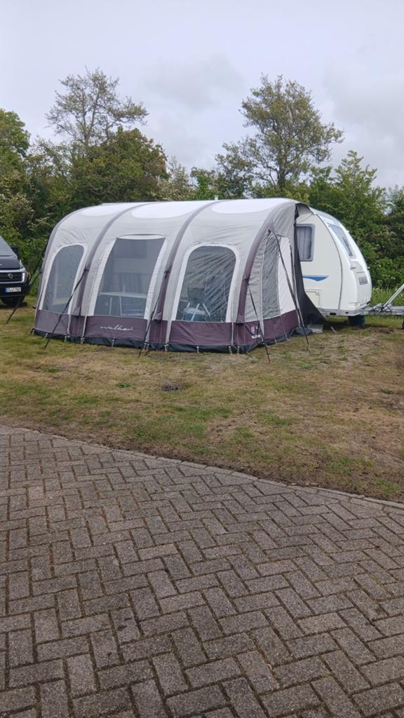 Mooie en goede Walker palace 400 AIRTENT (opblaastent), Caravans en Kamperen, Voortenten en Luifels, Ophalen of Verzenden, Zo goed als nieuw